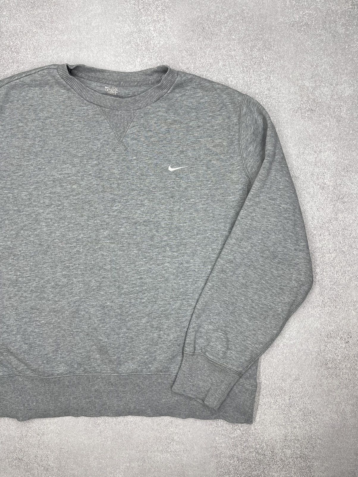 Nike × Nike ACG × Vintage Vintage Nike Basic Grey Crewneck Sweatshirt Small Logo Y2K Size US L / EU 52-54 / 3 - 3 Thumbnail