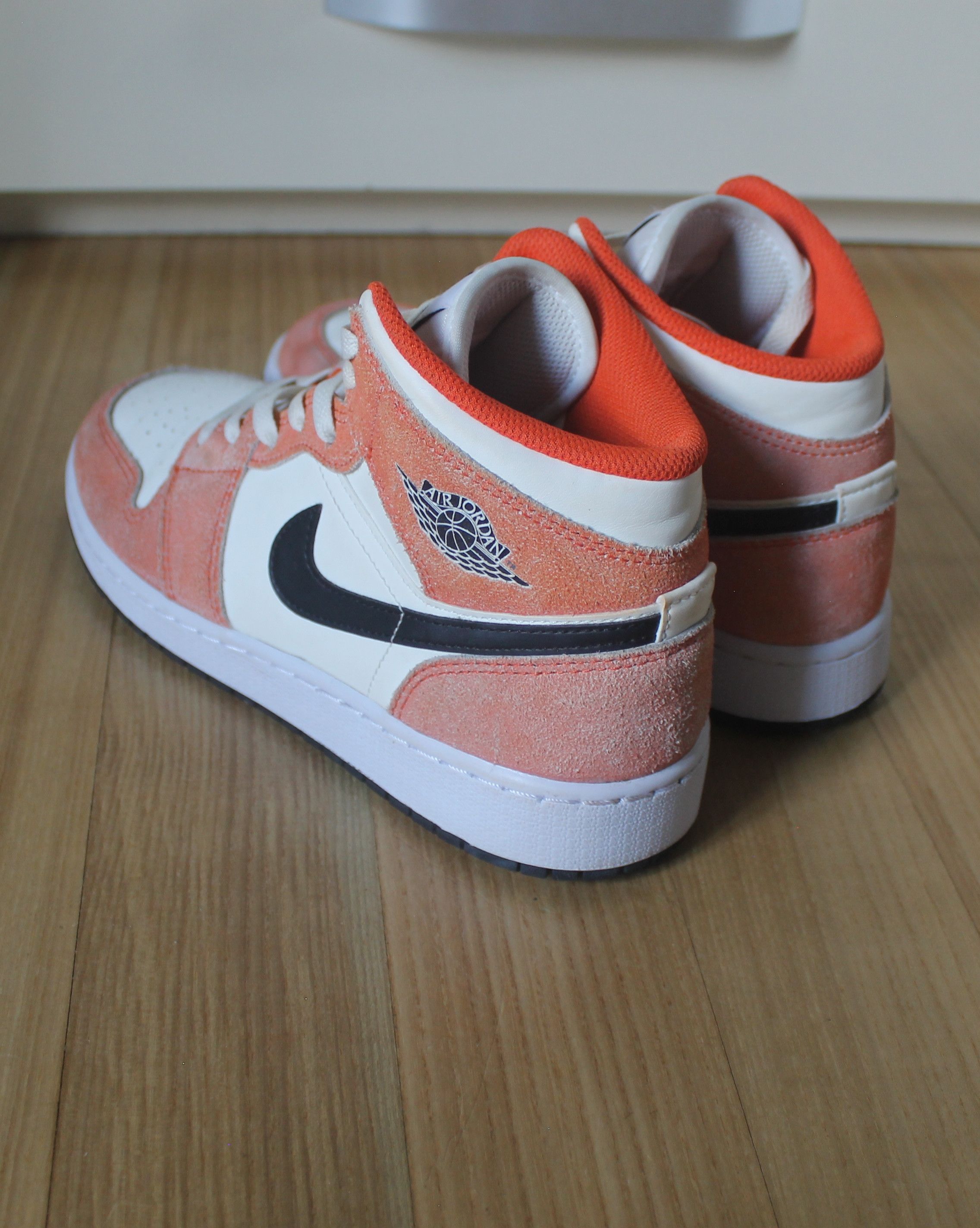 Jordan Brand × Nike Nike Air Jordan 1 Mid Team Orange Black Sail White Size US 5.5 / IT 35.5 - 9 Thumbnail