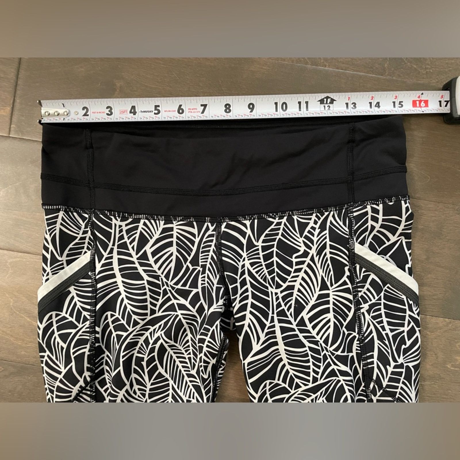 Lululemon Lululemon Black and Gray patterned tights - size 8 Size 30" / US 8 / IT 44 - 8 Thumbnail
