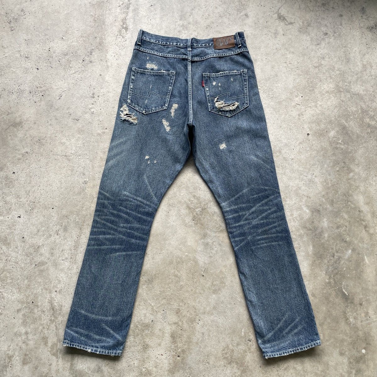 Japanese Brand Rare Vintage Bonds & Peace Distressed Faded Jeans Pants W31 Size US 31 - 14 Thumbnail