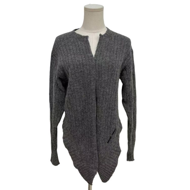 Miu Miu Miu Miu Grey Logo Knit Sweater Size 38 Size XS / US 0-2 / IT 36-38 - 1 Thumbnail