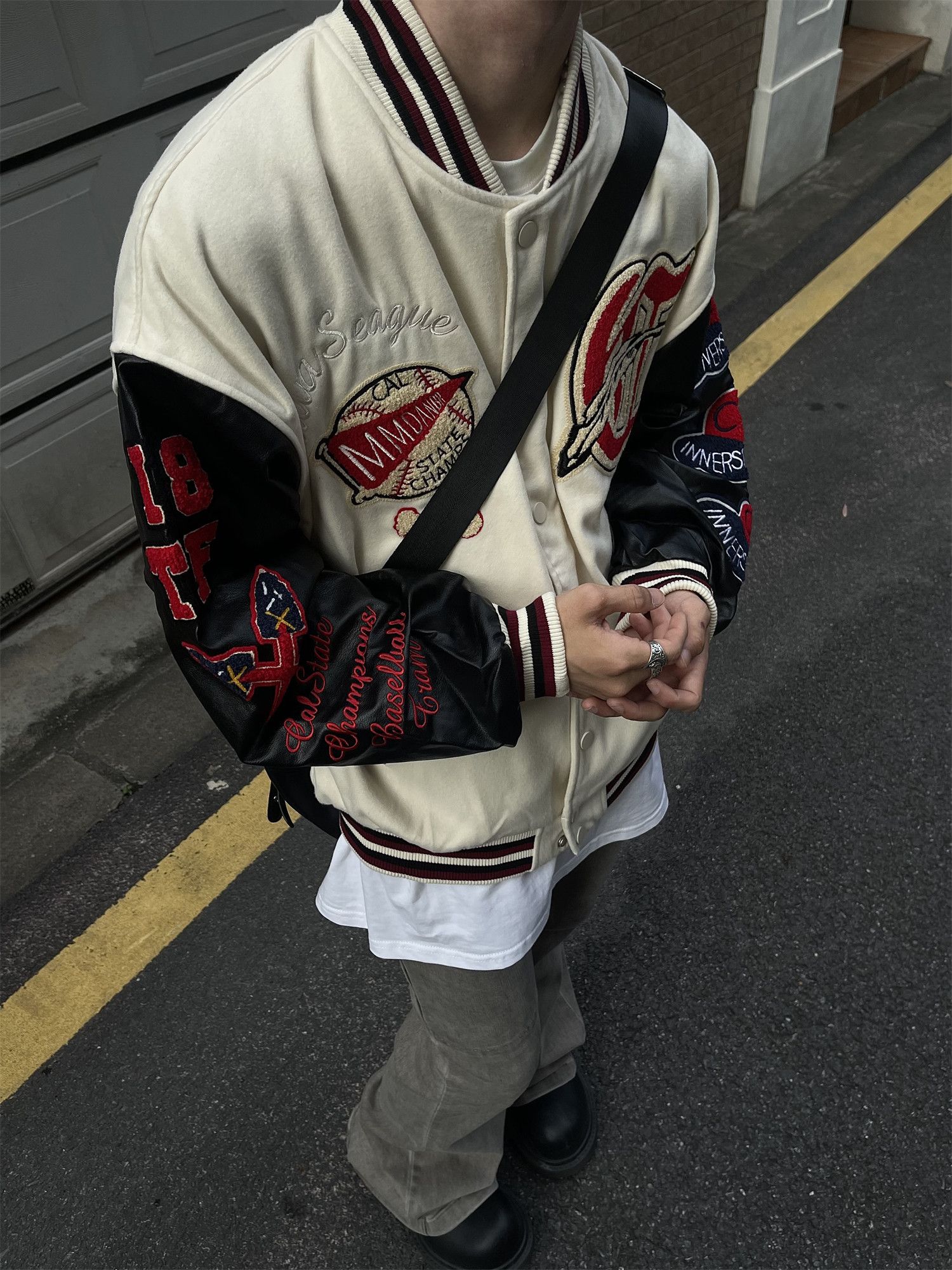 Designer × Japanese Brand Vintage Flocked Varsity Jacket Size US L / EU 52-54 / 3 - 4 Thumbnail