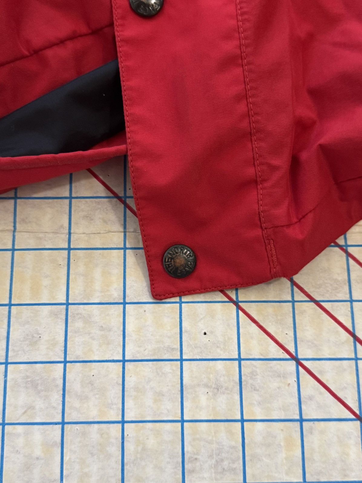 The North Face Vintage The North Face Hydroseal Jacket Black and Red Size L Size US L / EU 52-54 / 3 - 9 Thumbnail