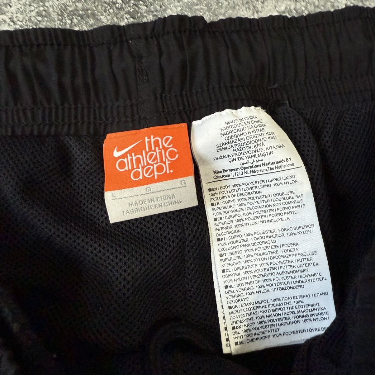Nike Vintage Nike Nylon Track Pants Y2K Size US 34 / EU 50 - 10 Thumbnail