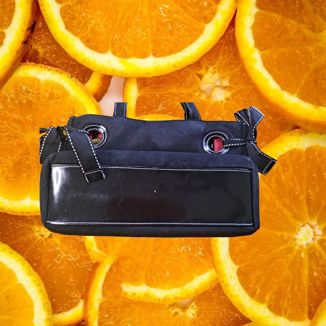 Tommy Hilfiger Tommy Hilfiger Black Hand Bag Purse With Red Lining Size ONE SIZE - 2 Thumbnail