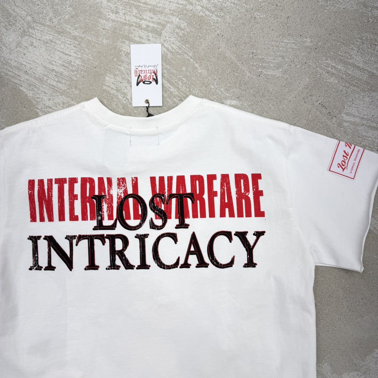 LOST INTRICACY LOST INTRICACY FRONT PAGE MAG TEE (WHITE) Size US S / EU 44-46 / 1 - 7 Thumbnail