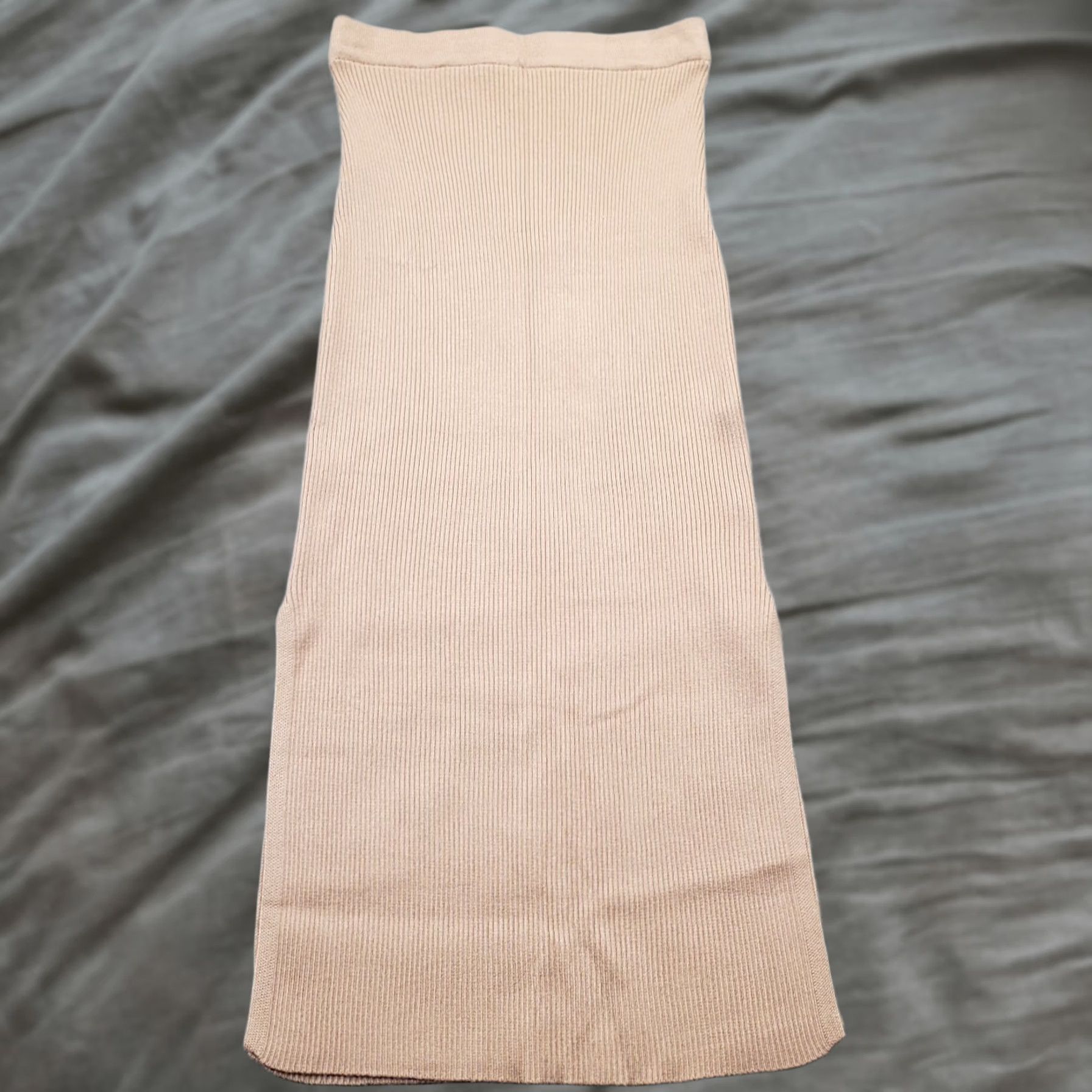 PRINCESS POLLY Princess Polly Skirt Womens S/M Brown Ribbed Slit Pull On Midi Straight & Pencil Modern Casual/Party/Cocktail Size 28" / US 6 / IT 42 - 1 Thumbnail
