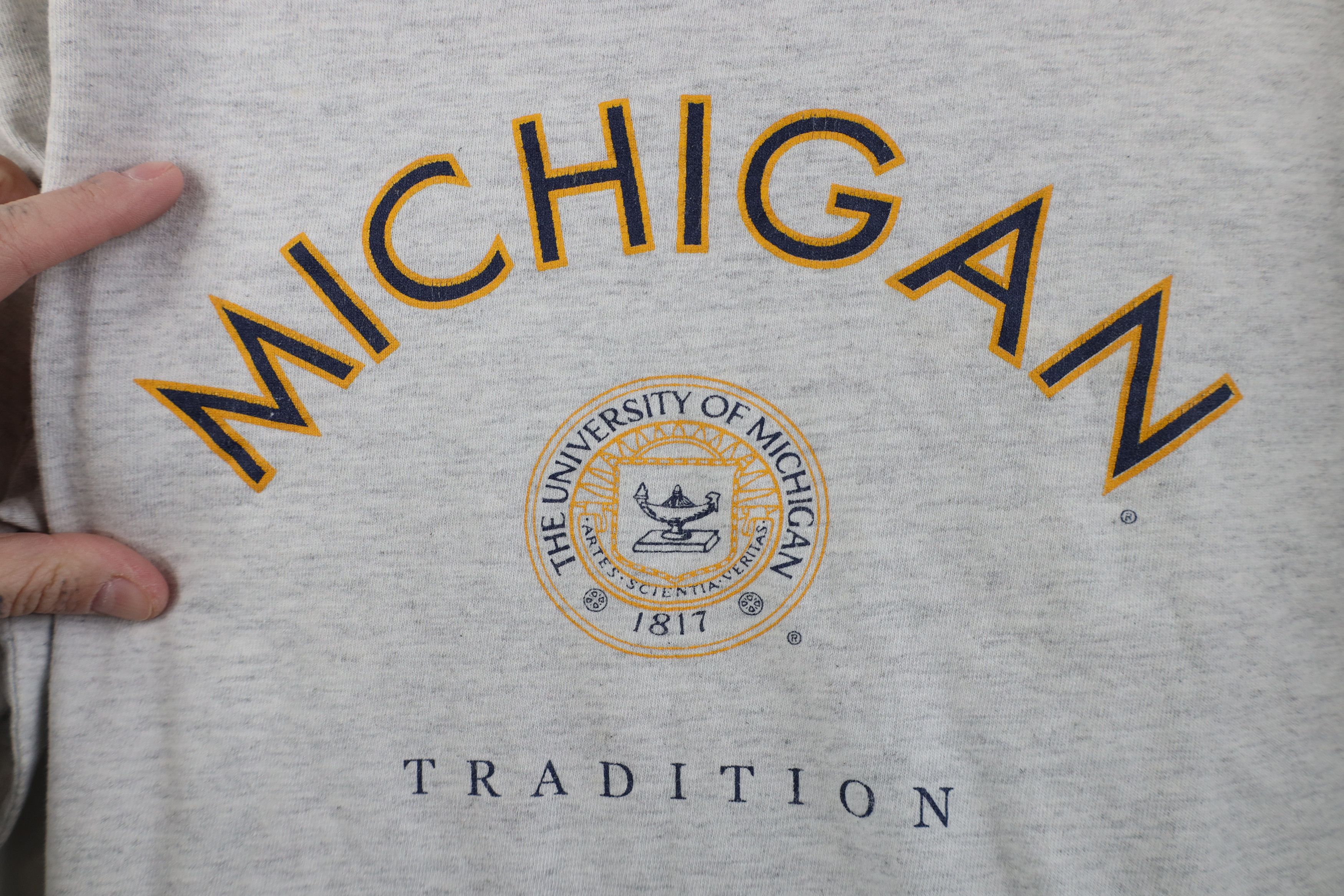 Vintage Vintage 90s University of Michigan Long Sleeve T-Shirt USA Size US L / EU 52-54 / 3 - 4 Thumbnail