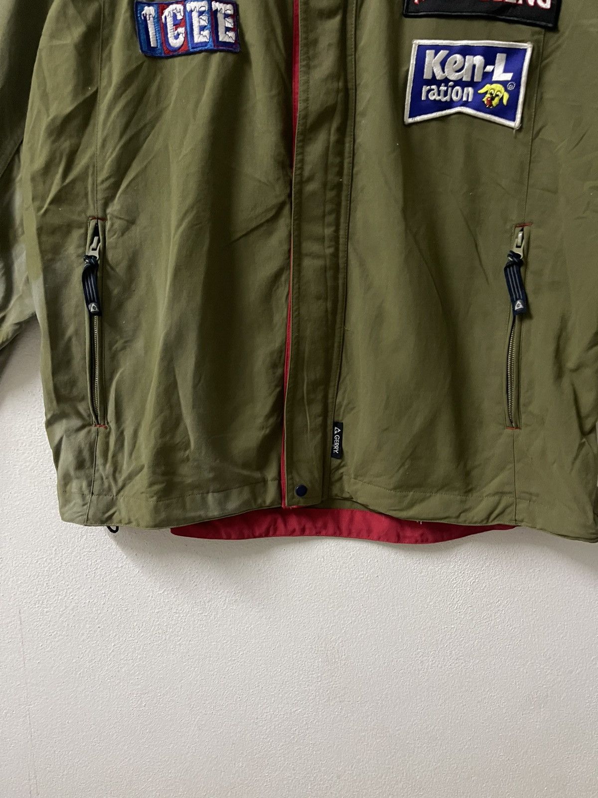 Vintage Vintage GERRY Performance Outdoor Jacket With Patches Size US L / EU 52-54 / 3 - 5 Thumbnail