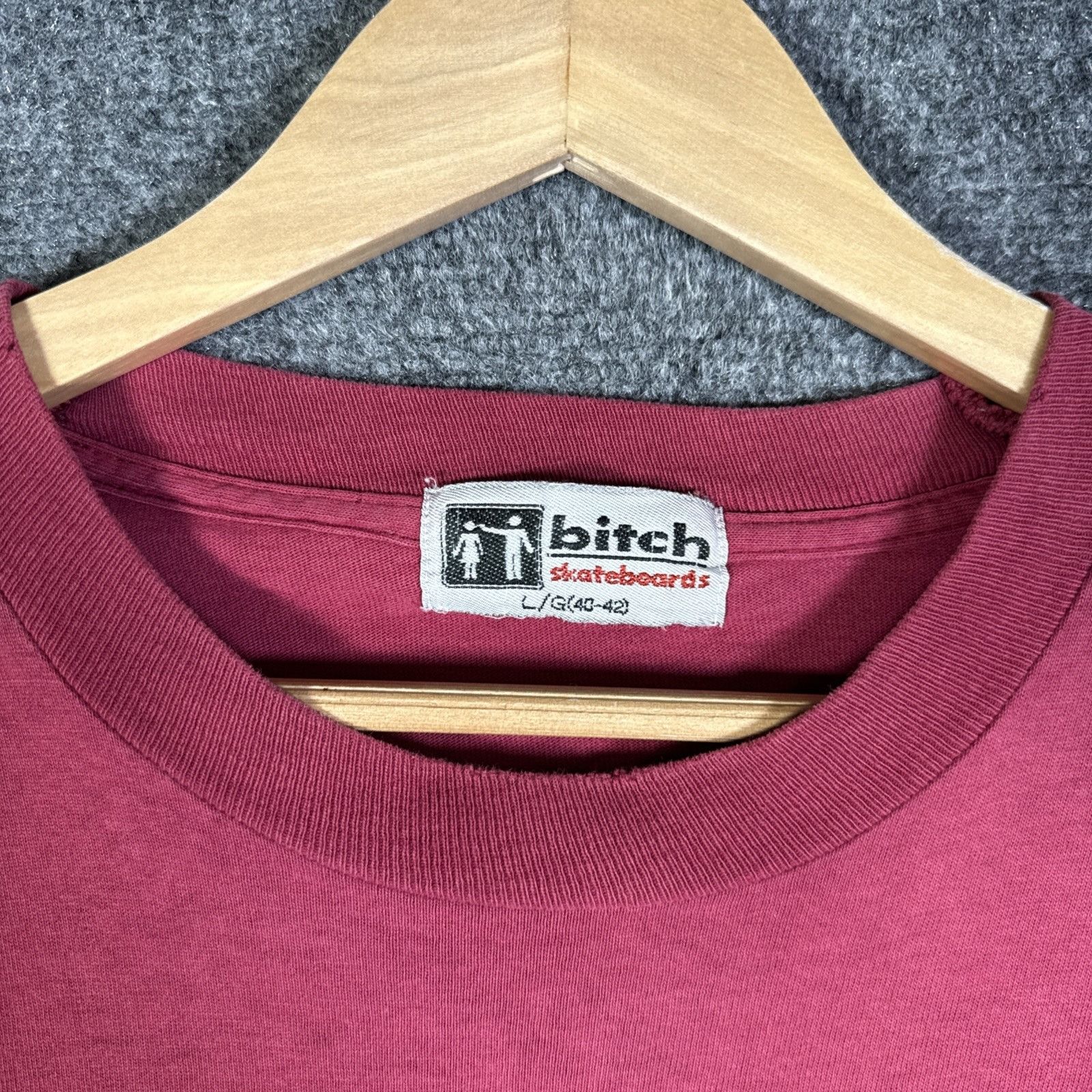 Blind Skateboards Vintage Bitch Skateboards Shirt Mens Large Red 90s USA Skate Size US L / EU 52-54 / 3 - 4 Thumbnail
