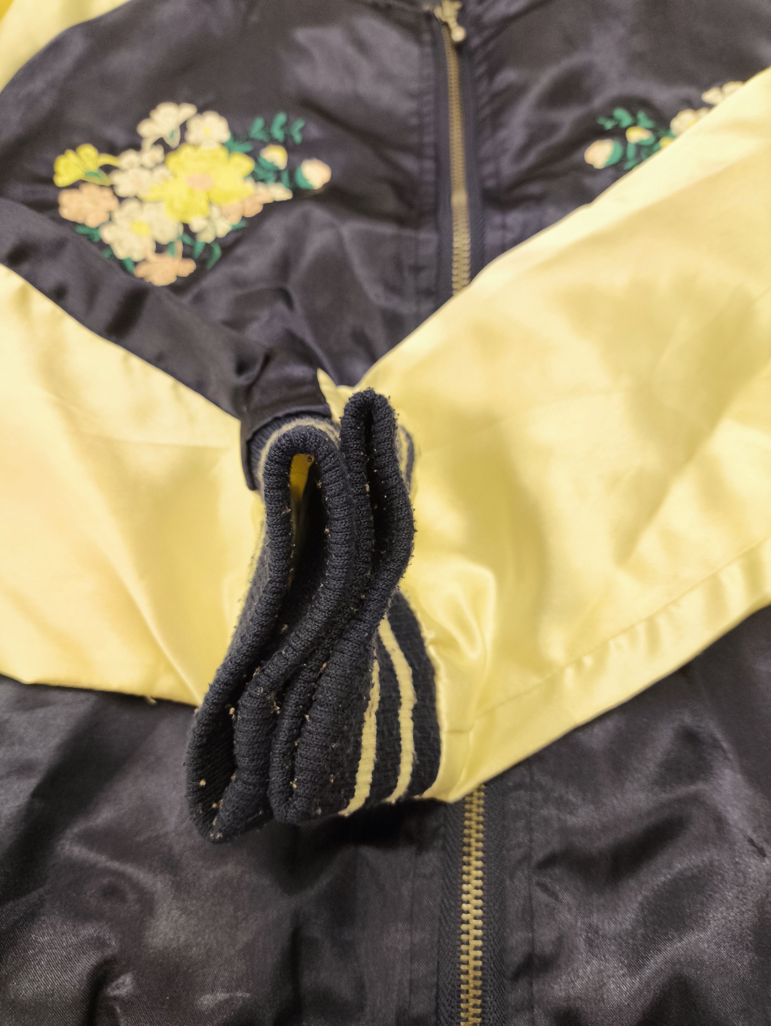 Other Vintage Sukajan Navy White S Embroidered Flower Rose Size US XS / EU 42 / 0 - 5 Thumbnail