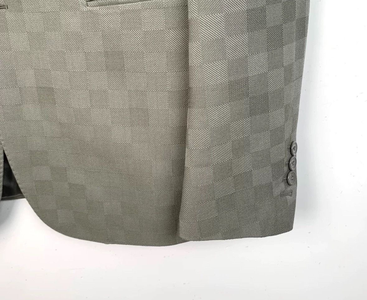 Louis Vuitton Louis Vuitton LV grey checkerboard long sleeved suit jacket Size US M / EU 48-50 / 2 - 4 Thumbnail