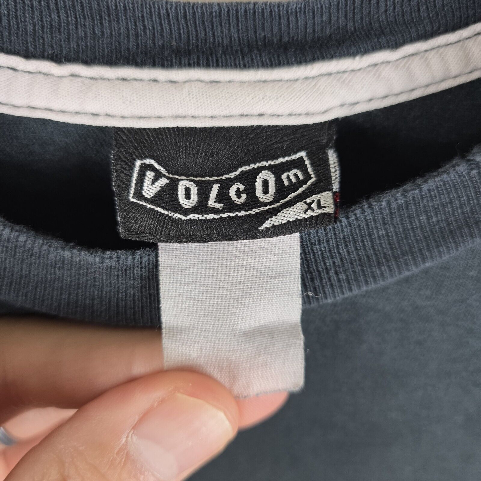 Volcom Vintage Volcom Mens T-Shirt Size XL Black Y2K Surf Skater Size US XL / EU 56 / 4 - 5 Thumbnail