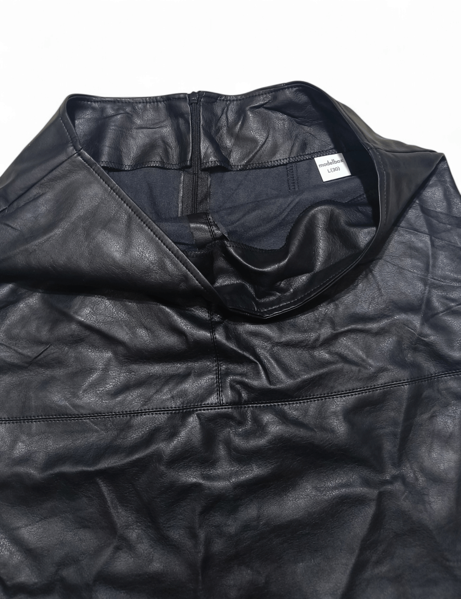 Leather MODELBOX Korean Brand Women's Faux Leather Short Pants Size 31" - 2 Thumbnail
