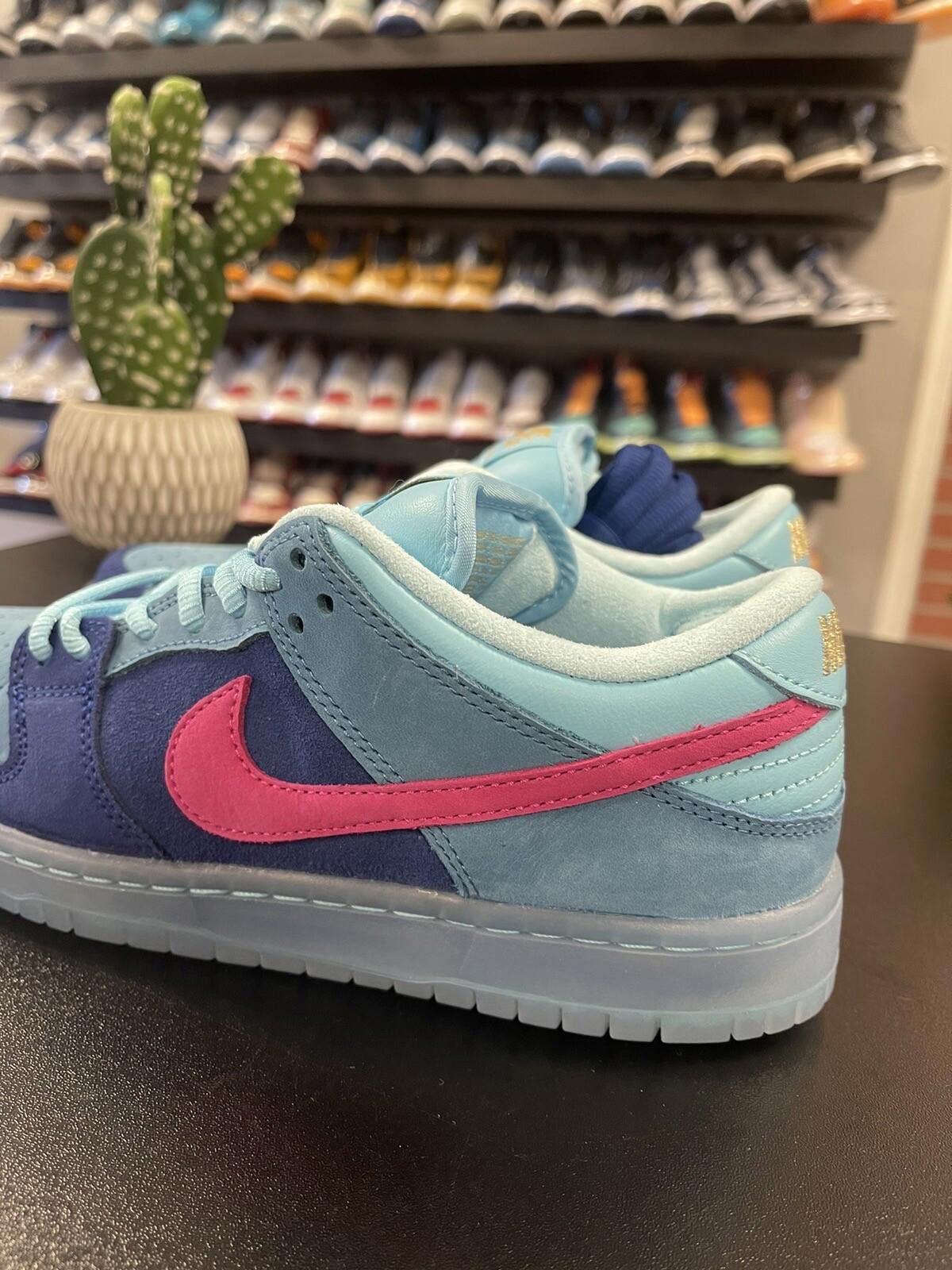 Nike Size 6 - Nike Dunk Low SB x Run The Jewels 4/20 DO9404-400 Size US 6 / EU 39 - 5 Thumbnail