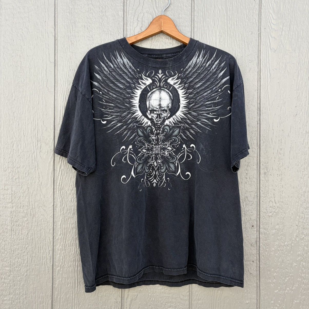 Vintage Vintage Y2K Skull with Wings affliction style T-shirt Size US XL / EU 56 / 4 - 1 Thumbnail