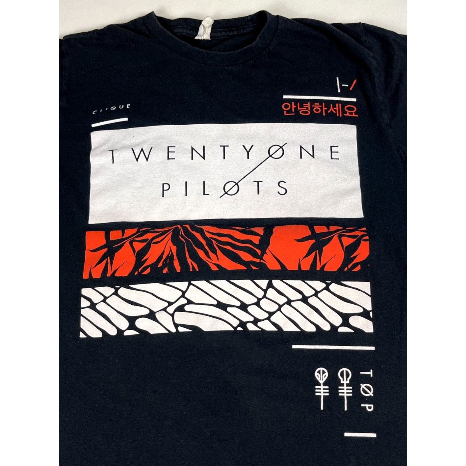 Vintage Men's Twenty One Pilots Clique T-Shirt Rock Band Music Sz M Black Cotton Short Sleeve Crew Neck Size US M / EU 48-50 / 2 - 3 Thumbnail