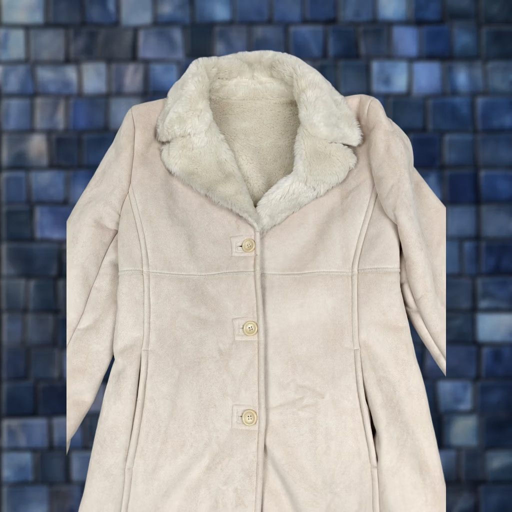 Vintage Larry Levine Coat Womens Medium Beige Faux Shearling Button Front Fur Lined Size M / US 6-8 / IT 42-44 - 1 Thumbnail