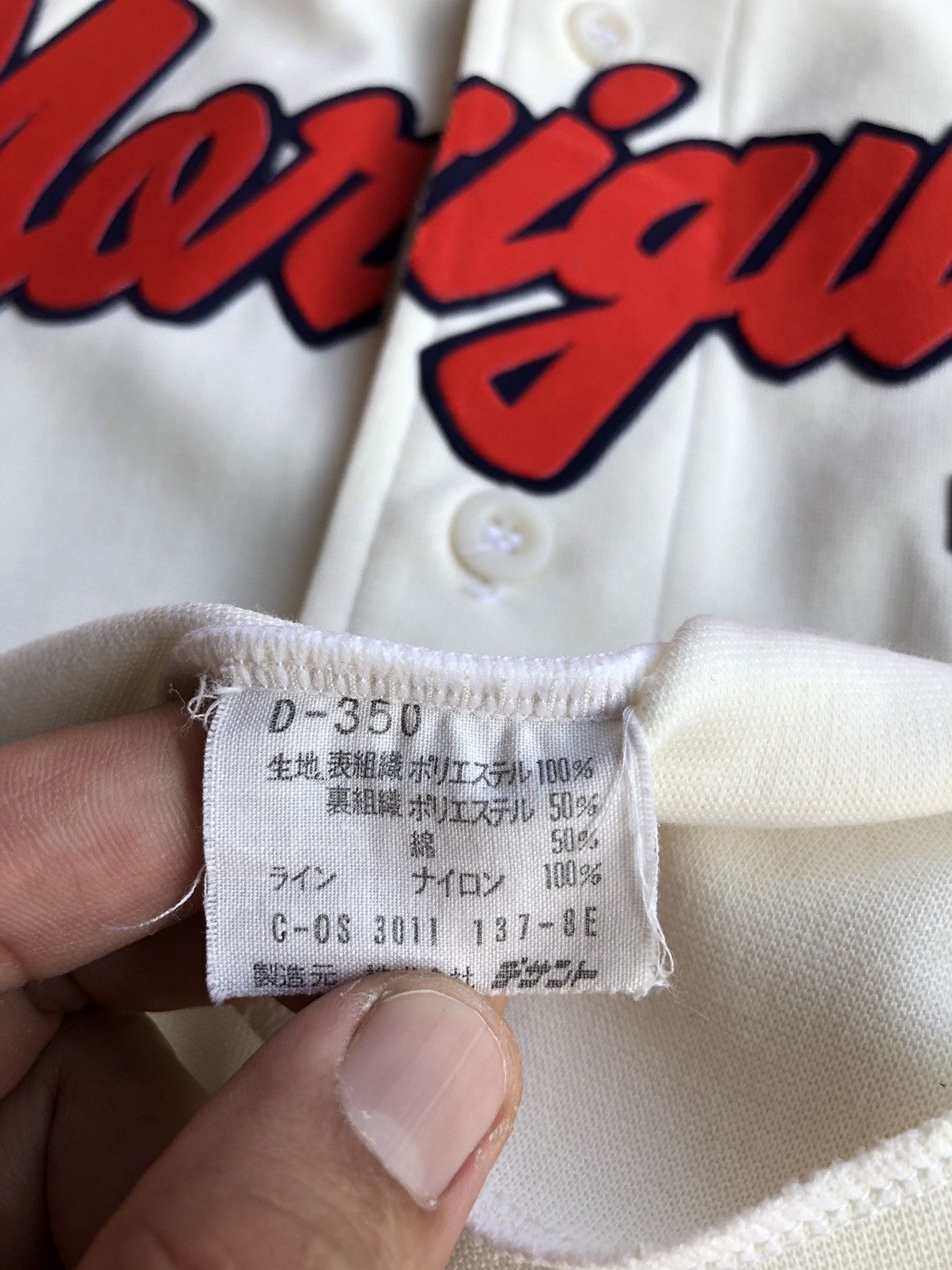 Vintage Vintage Jersey Descente White Jersey Tee Size US M / EU 48-50 / 2 - 11 Thumbnail