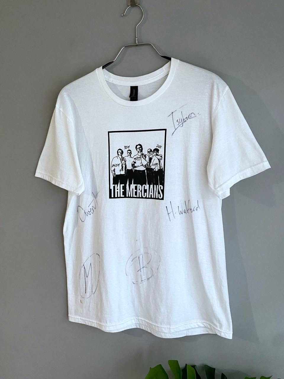 Band Tees The Mercians Rock Band Autograph Merchandise T-Shirt, Size M Size US M / EU 48-50 / 2 - 2 Thumbnail