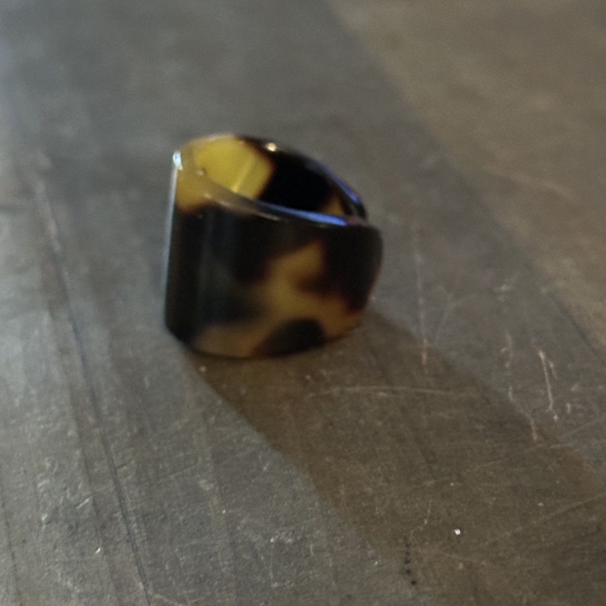 Vintage Vintage lucite tortoise shell cuff ring Size ONE SIZE - 6 Thumbnail