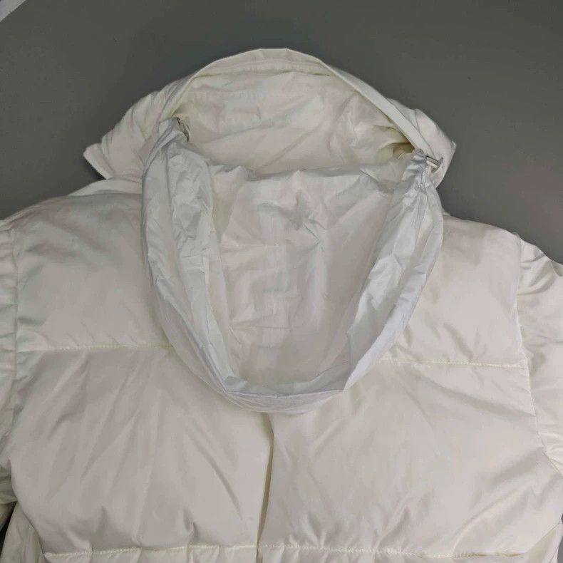 Prada Prada Size 38 White classic logo hidden hooded down jacket Size US XS / EU 42 / 0 - 9 Thumbnail