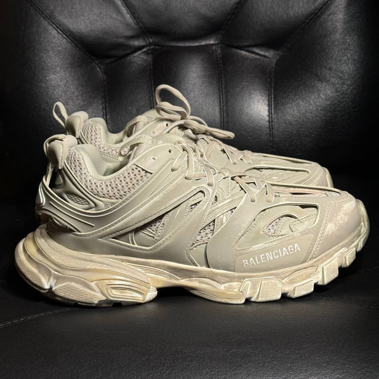 Balenciaga 40 Balenciaga track 1 Faded White Cream Size US 7 / EU 40 - 1 Thumbnail