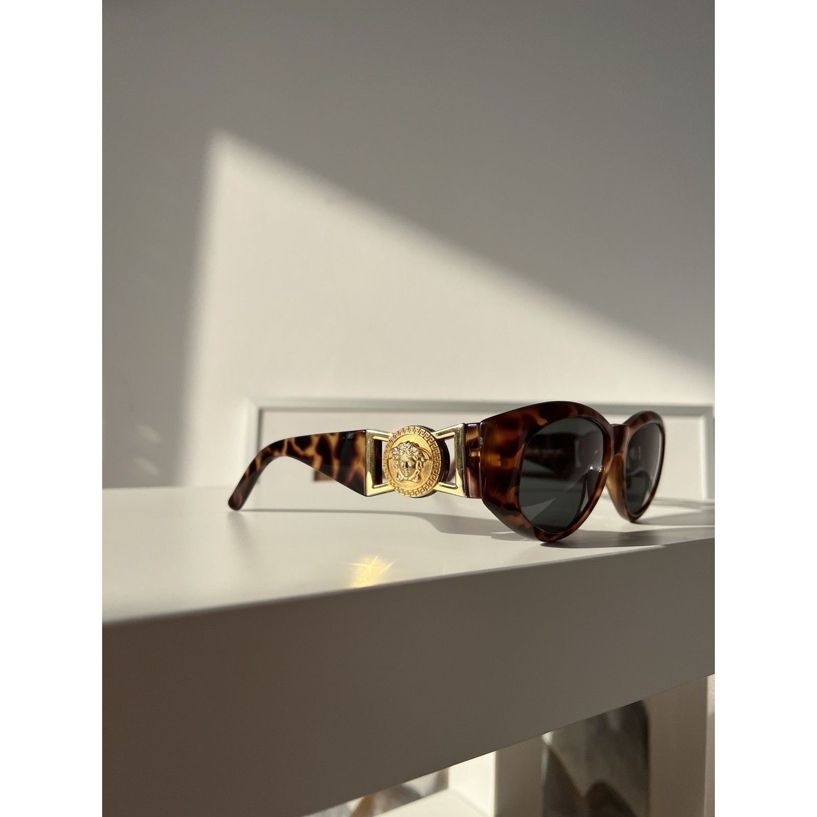 Versace Vintage gianni versace medusa logo mod 424 gold sunglasses Size ONE SIZE - 4 Thumbnail