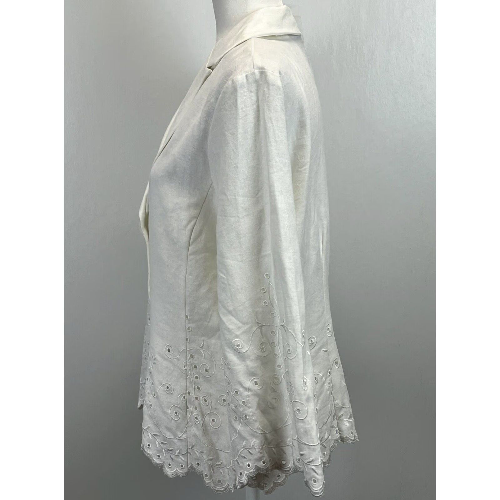 Vintage Molly and Maxx Long Sleeve Blouse Shirt with Eyelet Detail Women's Size 12 Ivory Embroidered Size XL / US 12-14 / IT 48-50 - 4 Thumbnail