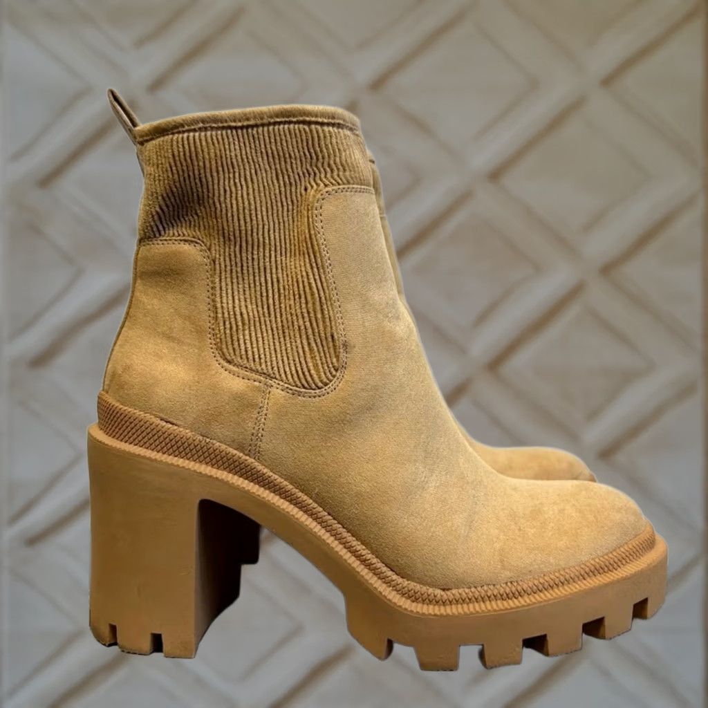 Vintage J.Lo Chelsea Boots Tan Suede Lug Sole Block Heel Y2K Ankle Booties Size 6.5 Size US 7 / IT 37 - 1 Thumbnail