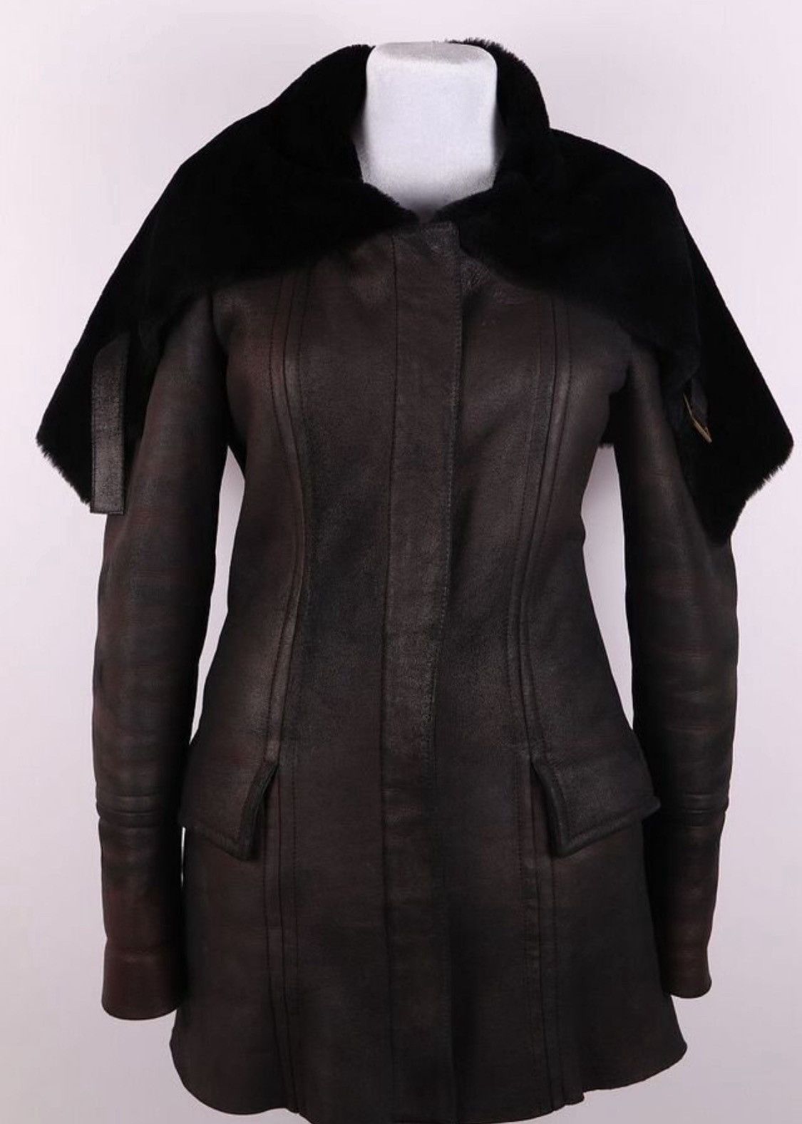 Gucci Gucci Tom Ford FW2003 Shearling Leather Jacket Size XS / US 0-2 / IT 36-38 - 1 Thumbnail