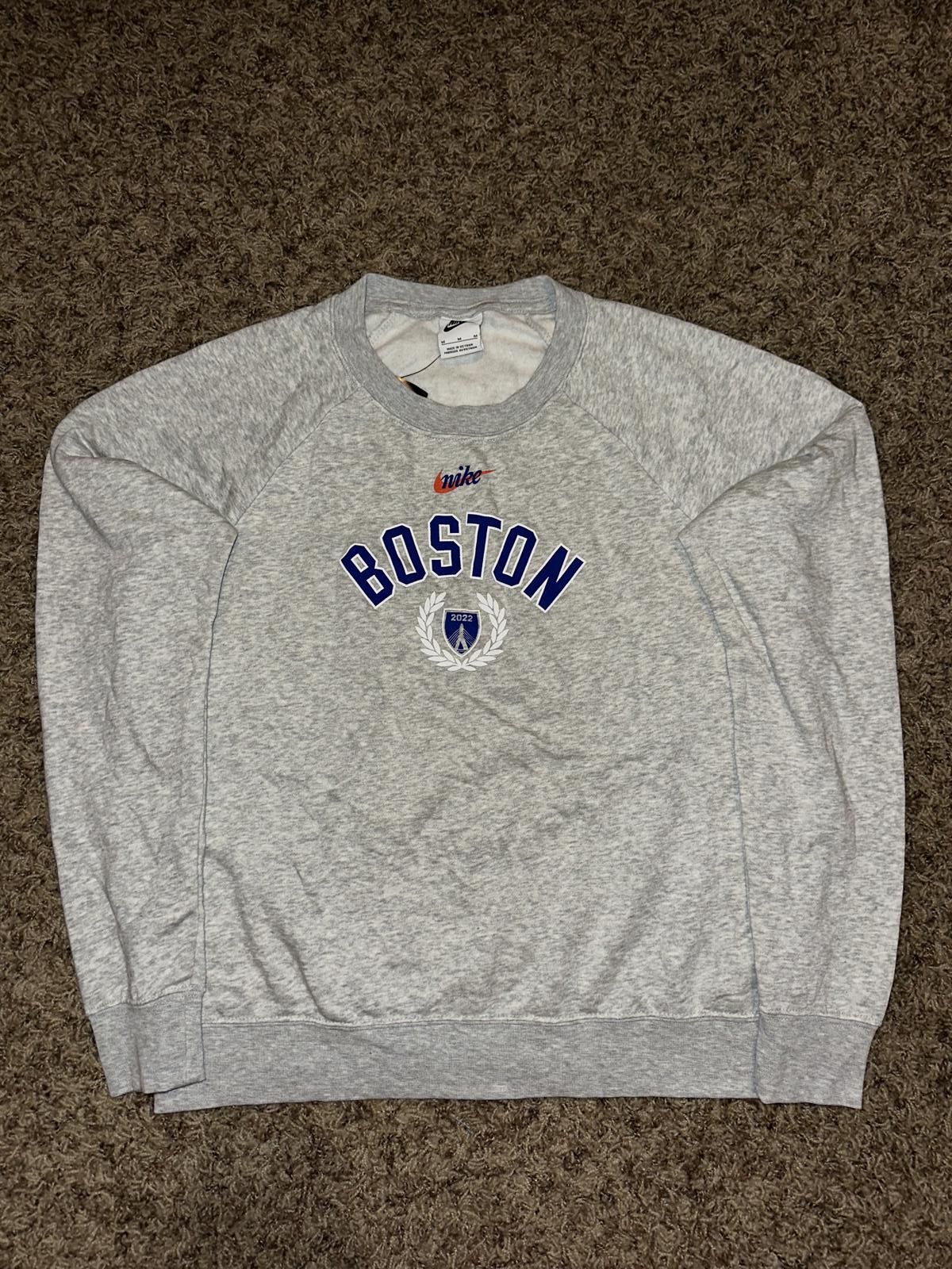 Nike Nike Women’s Exquisite Gifts Boston Varsity Fleece Crew Size M / US 6-8 / IT 42-44 - 1 Thumbnail