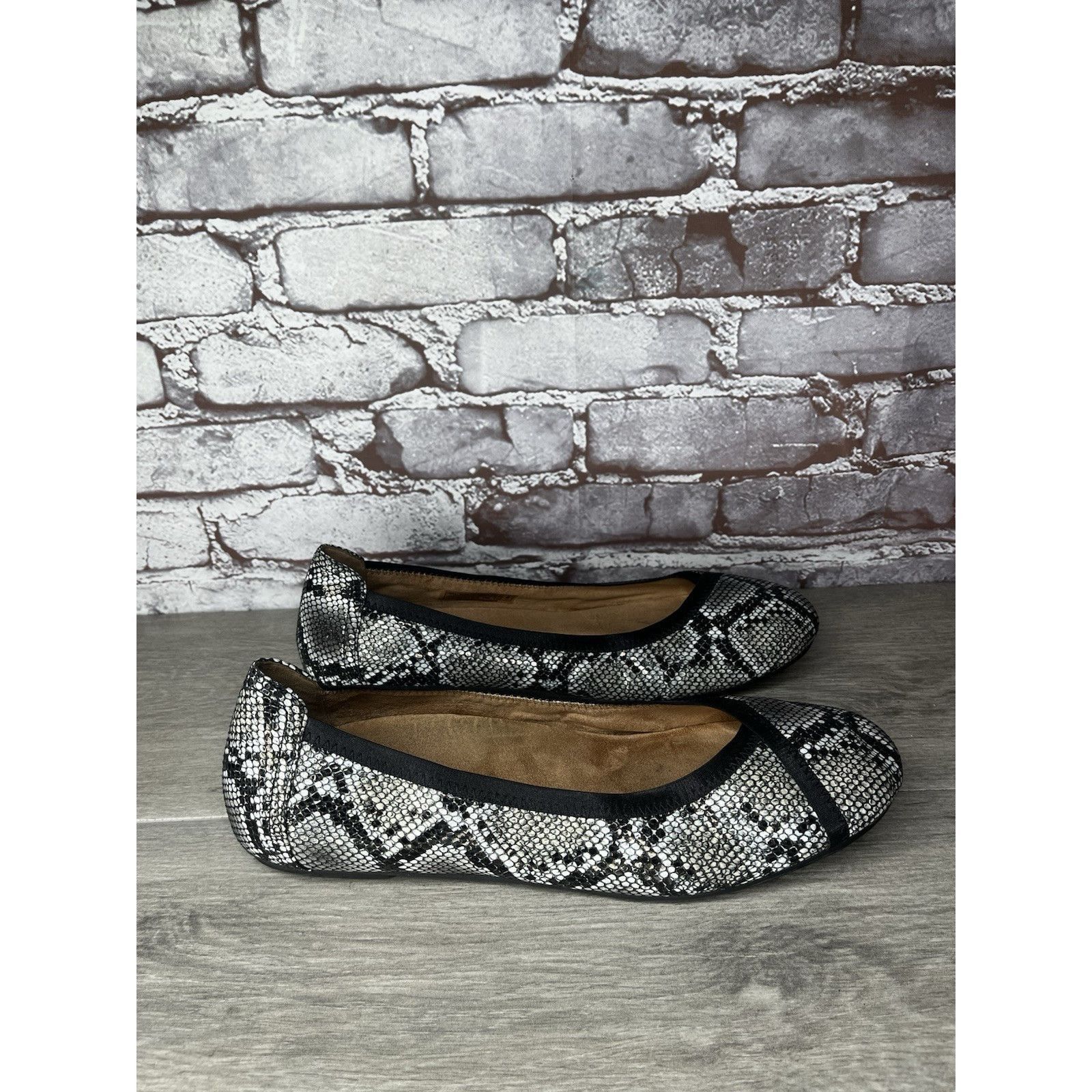 Etonic Vionic Carroll Snake Black White Ballet Slip On Flats Women Size US 11 / IT 41 - 10 Thumbnail