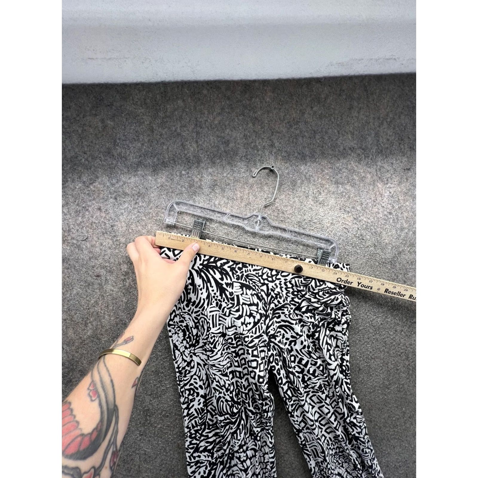 Lilly Pulitzer Lilly Pulitzer Pants Womens Small Black White Geometric Pull On Stretch Casual Pants Size 28" / US 6 / IT 42 - 4 Thumbnail