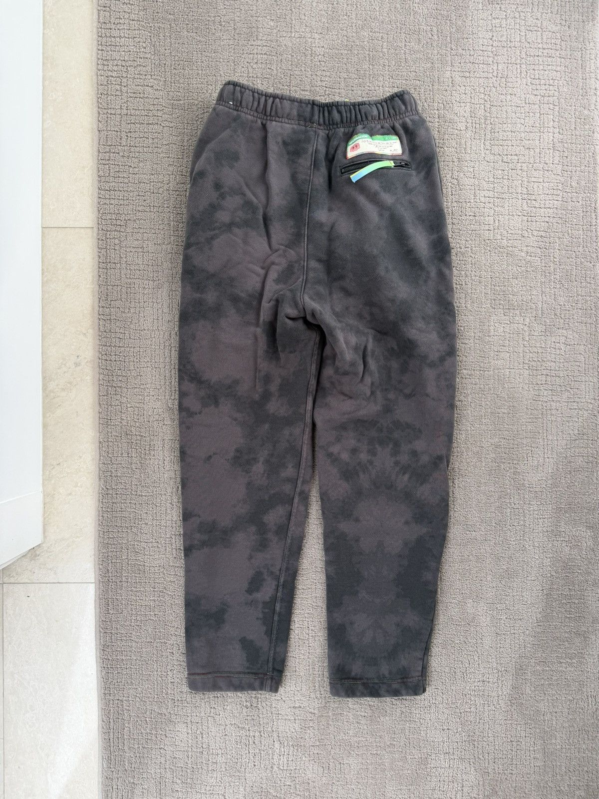 J Balvin × Jordan Brand Tie Dye Sweatpants "Dark Grey" Size US 30 / EU 46 - 3 Thumbnail