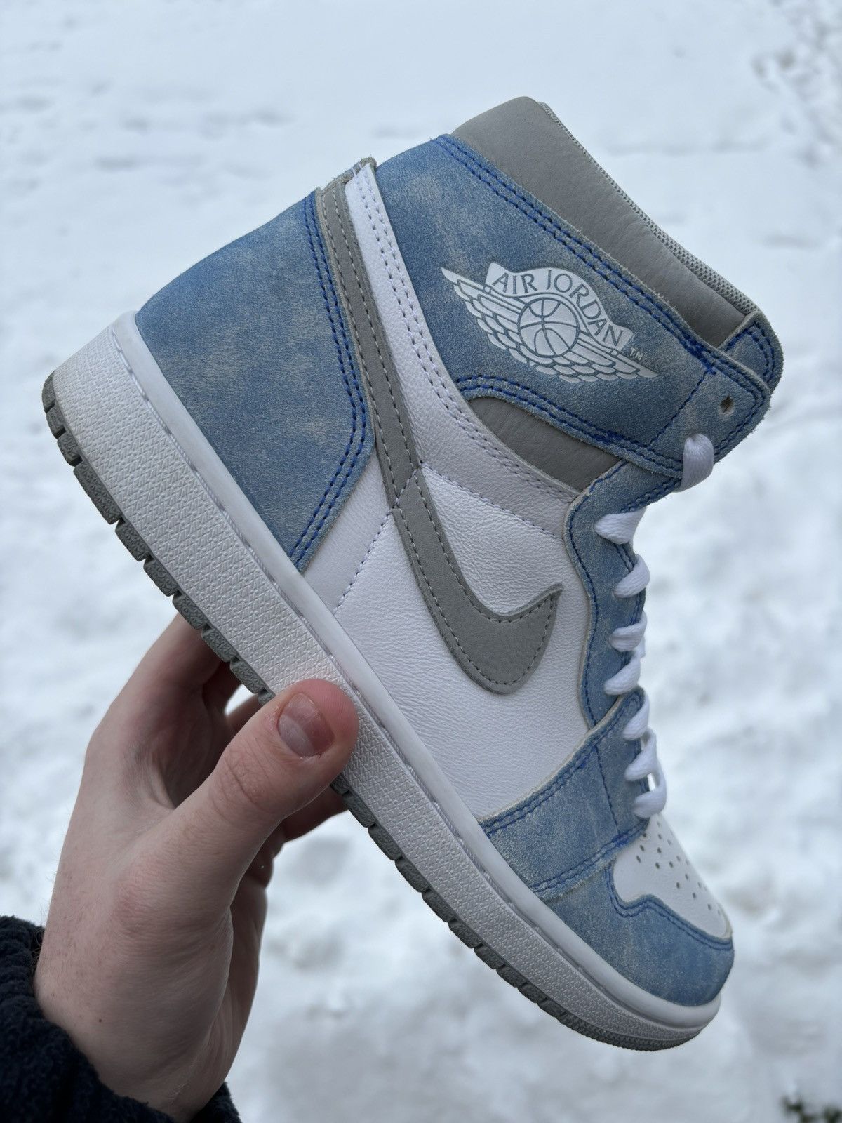 Jordan Brand Jordan 1 Retro OG High Hyper Royal 2021 Size 9 Size US 9 / EU 42 - 1 Thumbnail