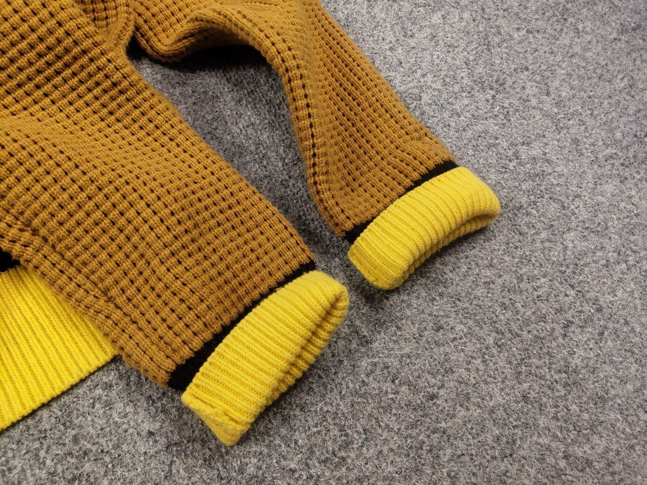 Marni Marni x Uniqlo Designer FW22 Knitted Vneck Cropped Sweater Size XL / US 12-14 / IT 48-50 - 11 Thumbnail