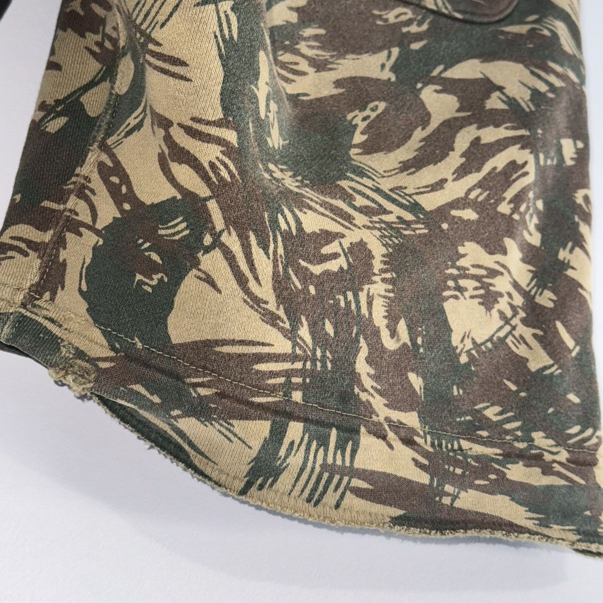 Bape Lizard Camo Sweat Shorts Size US 30 / EU 46 - 13 Thumbnail