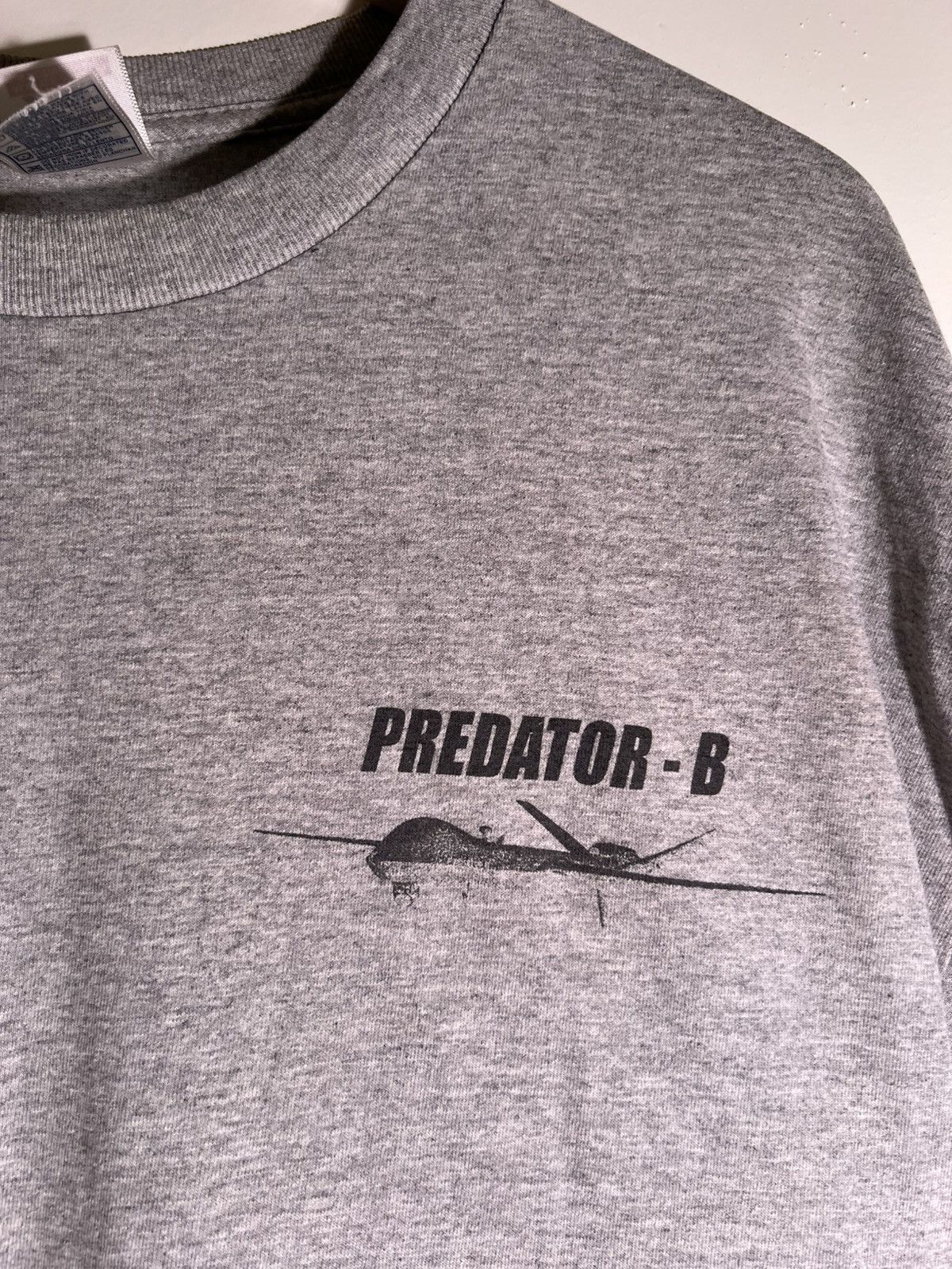 Vintage 90’s 2000’s Y2K VTG Vintage Predator B Military Airplane Tee Size US XL / EU 56 / 4 - 10 Thumbnail