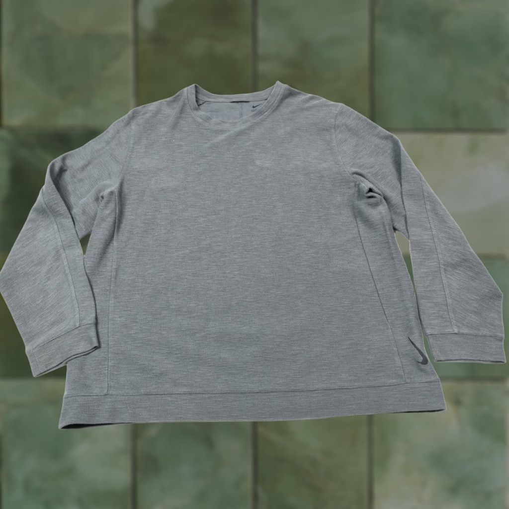 Nike Nike Yoga Training Shirt Mens XL Gray Long Sleeve Crew Neck Pullover Size US XL / EU 56 / 4 - 1 Thumbnail