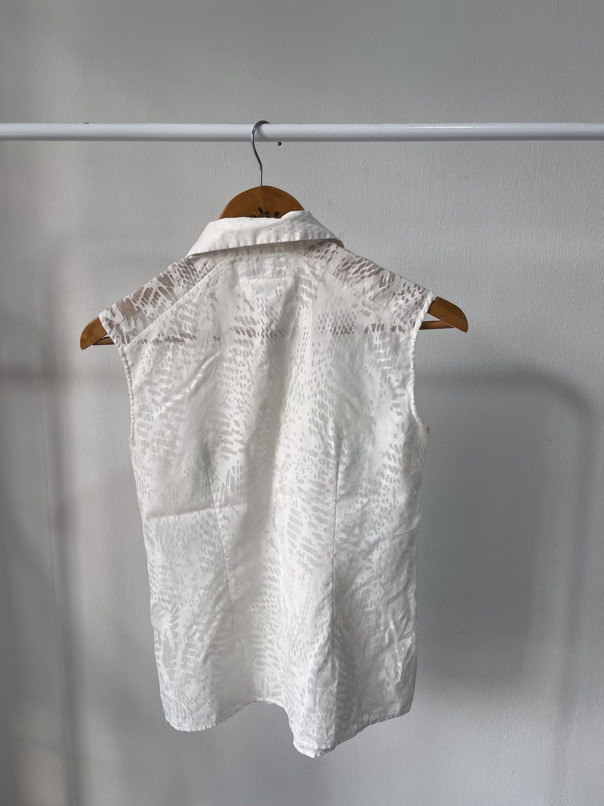 Maison Margiela Maison Margiela Sleeveless Mesh Shirt Size US XS / EU 42 / 0 - 9 Thumbnail