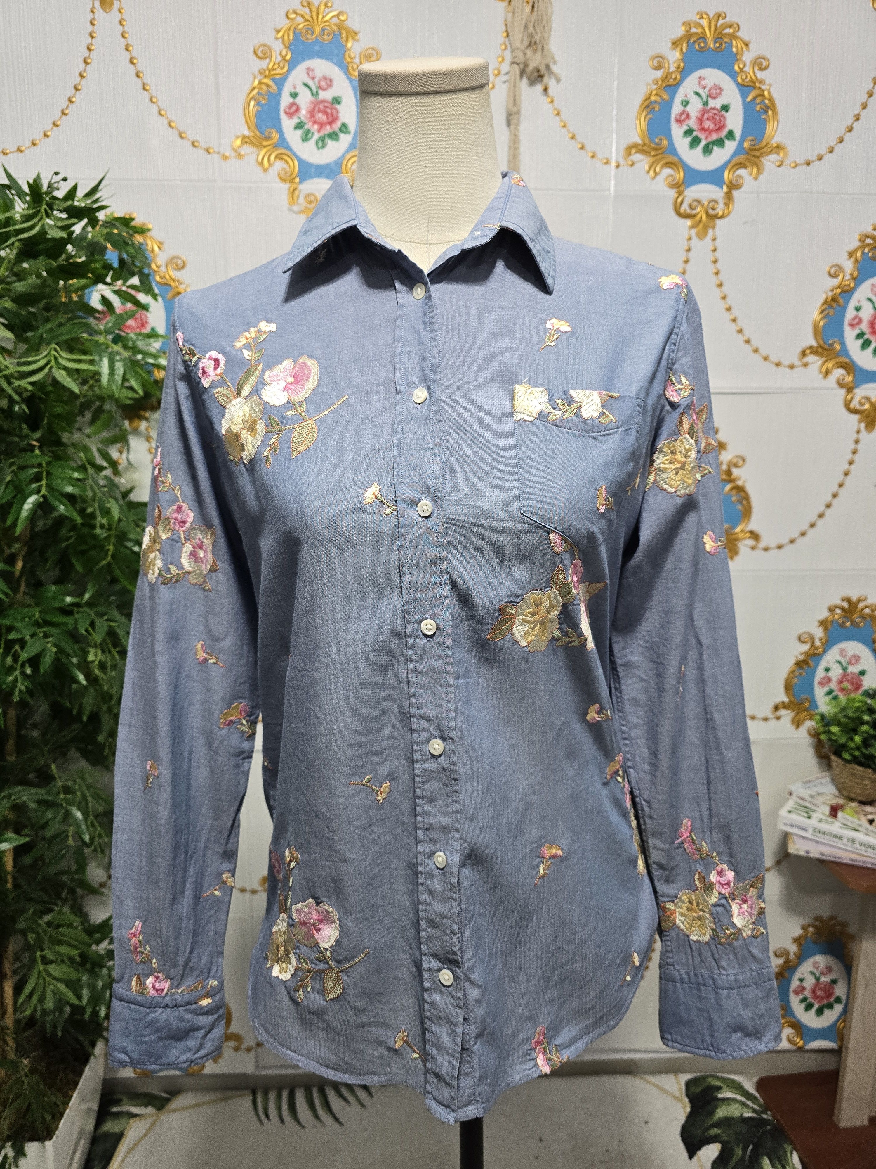 Gant GANT rare Shirt , floreal pattern in NEW CONDITION Size S / US 4 / IT 40 - 1 Thumbnail