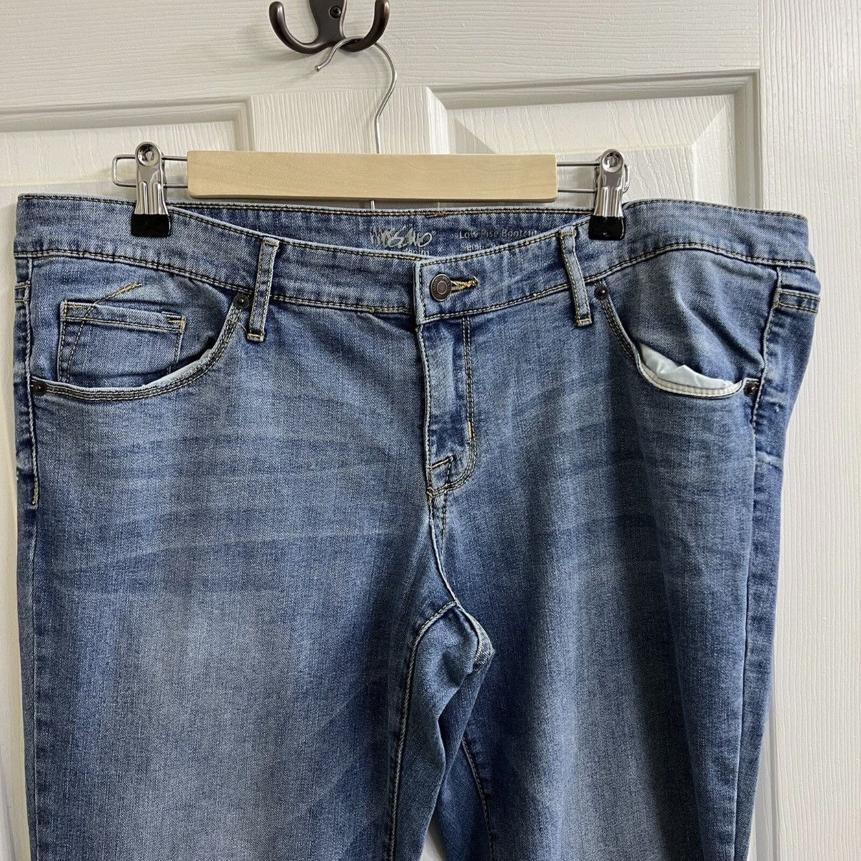 Mossimo Mossimo Jeans Womens 16/33 S/C Blue Denim Low Rise Bootcut Size 38" / US 16 / IT 52 - 2 Thumbnail
