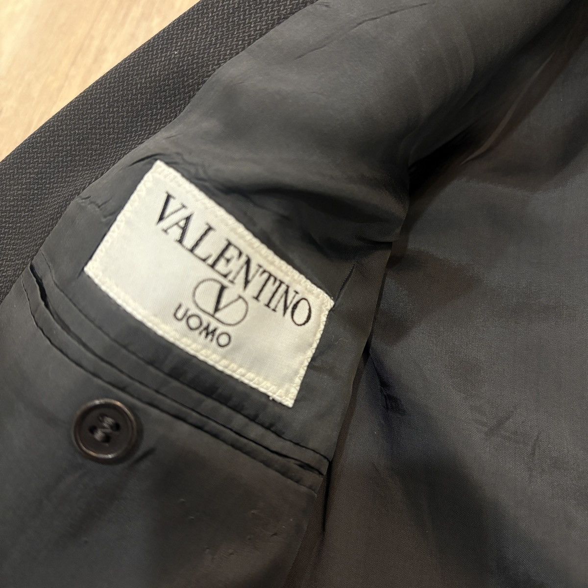 Valentino Valentino Italian Wool 2-Button Black Suit 42S Size 42S - 4 Thumbnail