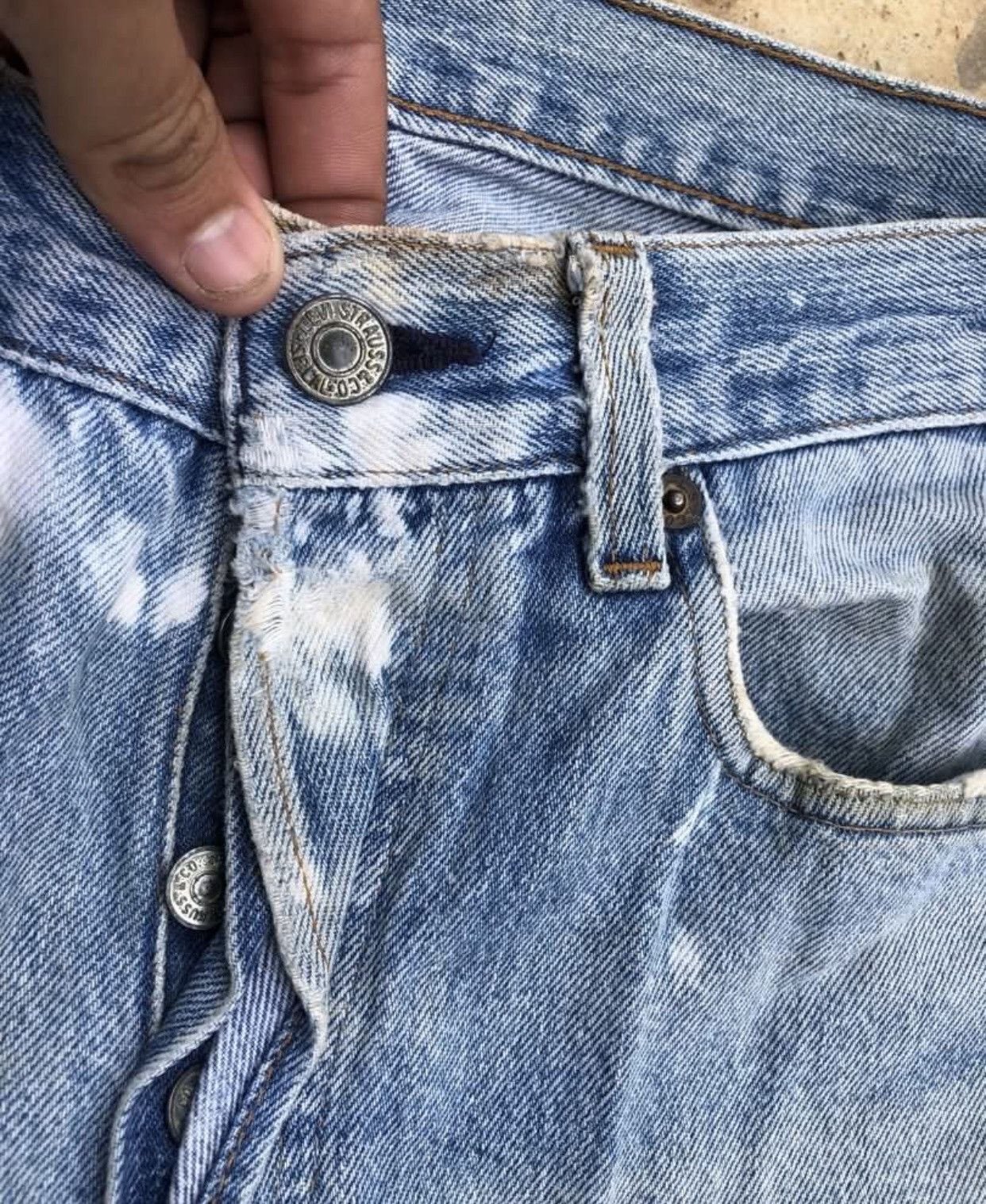 Levi's DESTROY VINTAGE 80 LEVIS 501 fly button distressed REWORK B1 Size US 31 - 4 Thumbnail