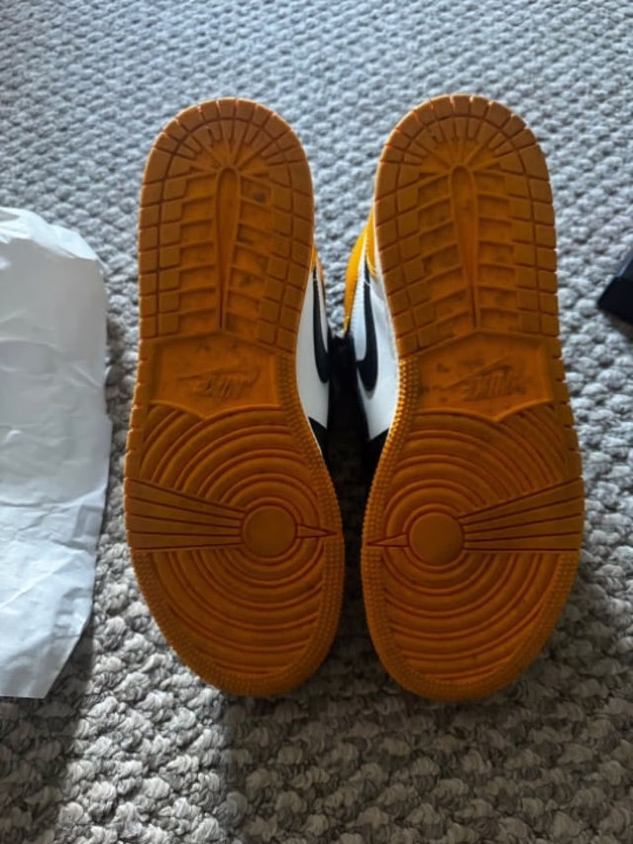 Jordan Brand Jordan 1 Yellow Toe Size US 7 / EU 40 - 5 Thumbnail