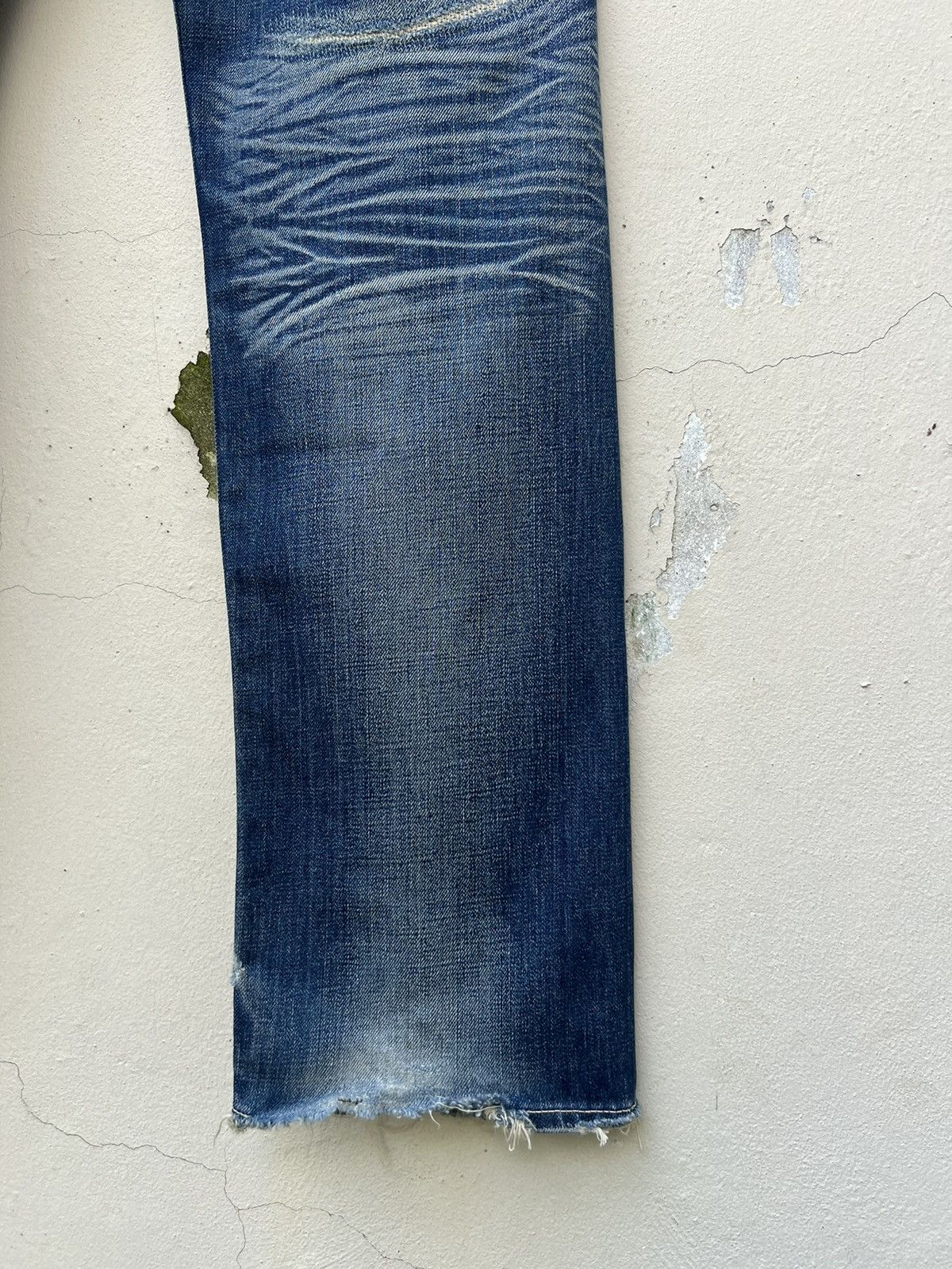 Levi's Vintage Clothing × Vintage Vintage 2005 LVC Levi’s 501 E Trashed Denim Selvedge Jeans Size US 32 / EU 48 - 19 Thumbnail