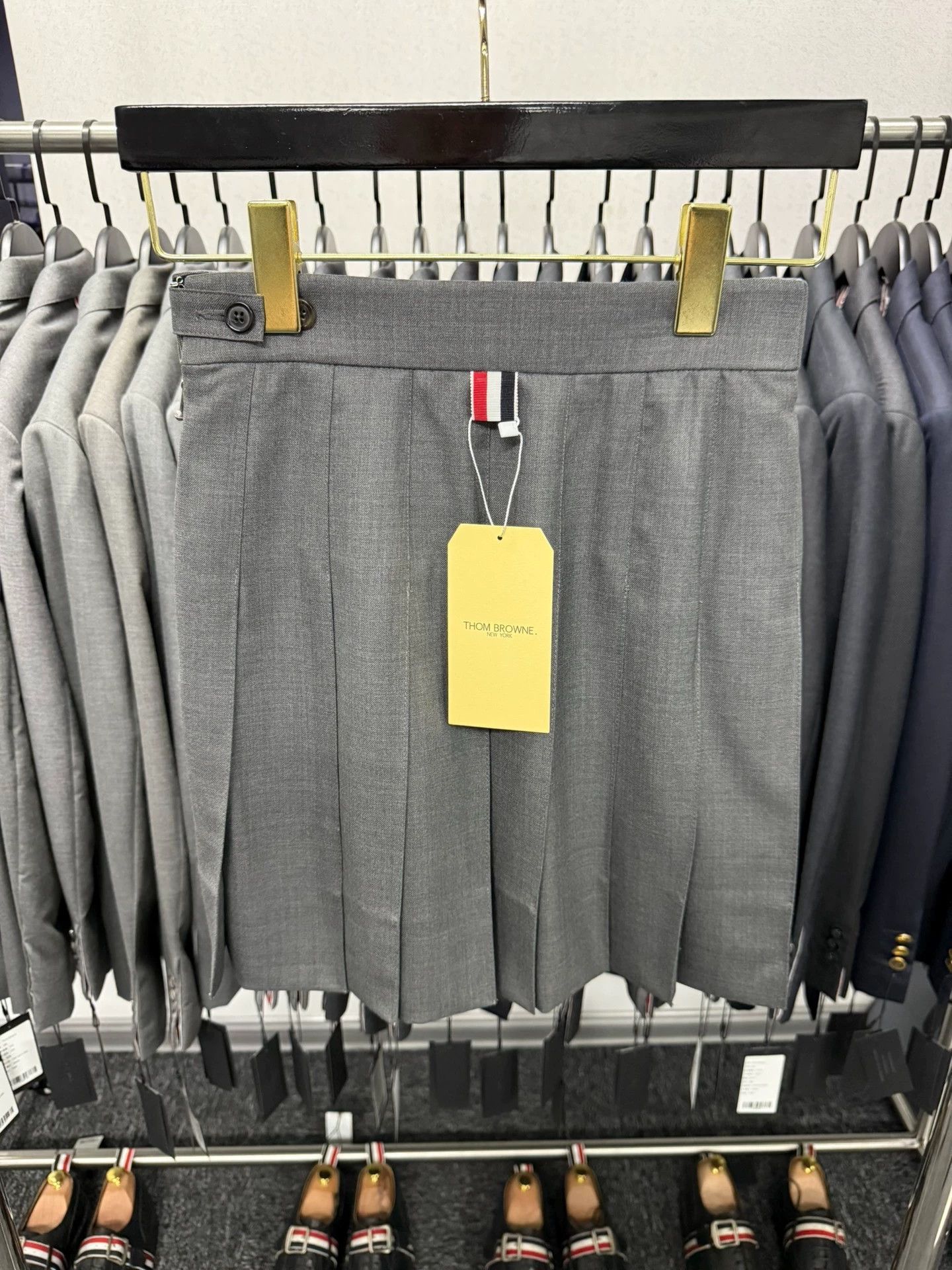 Thom Browne Thom Browne Women's Classic Mid-Gray Pleated Skirt Size 25" / US 0 / IT 36 - 2 Thumbnail