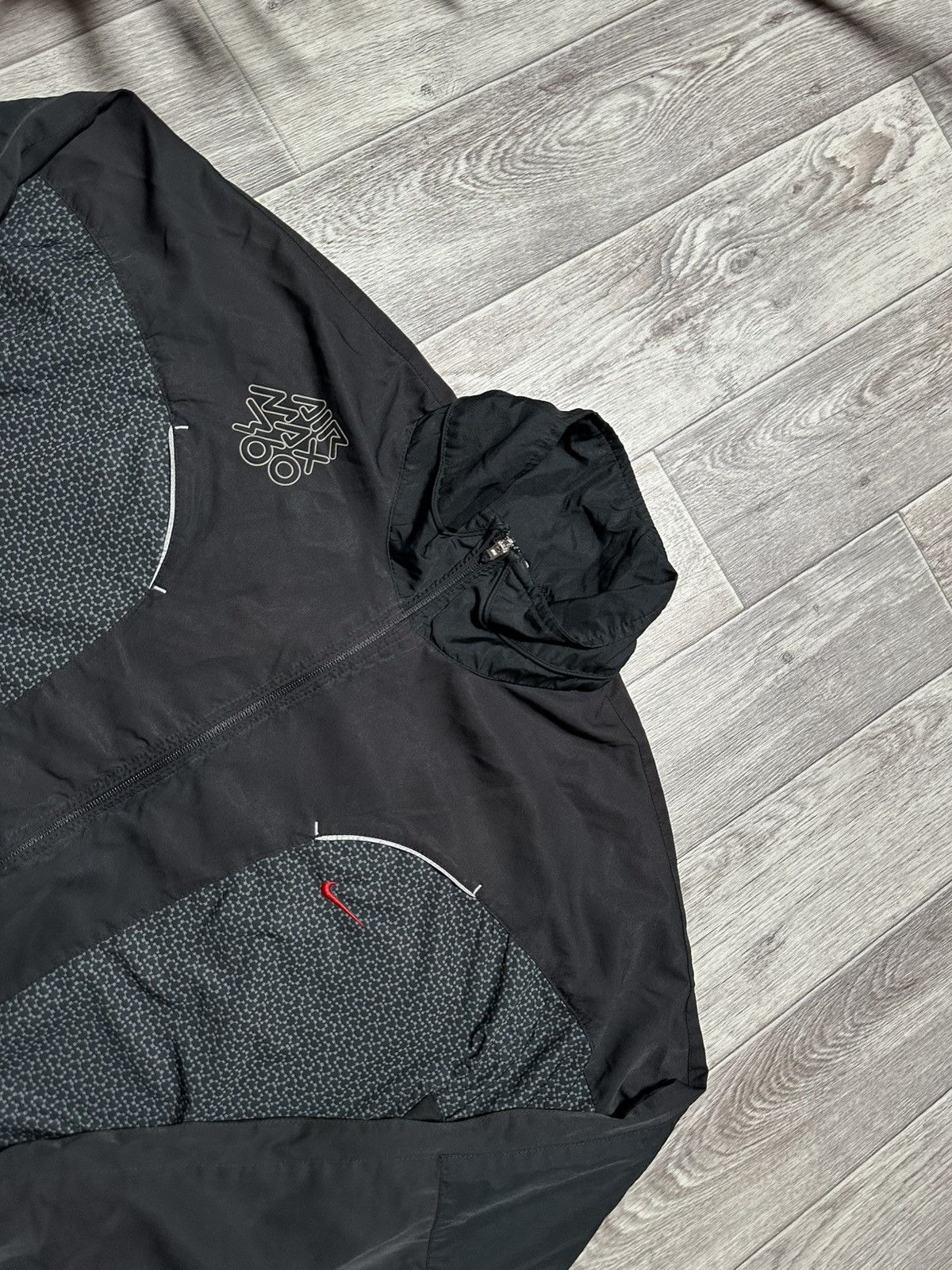 Nike Vintage Nike Air Max 360 Big Logo Jacket Drill Style y2k Size US L / EU 52-54 / 3 - 4 Thumbnail