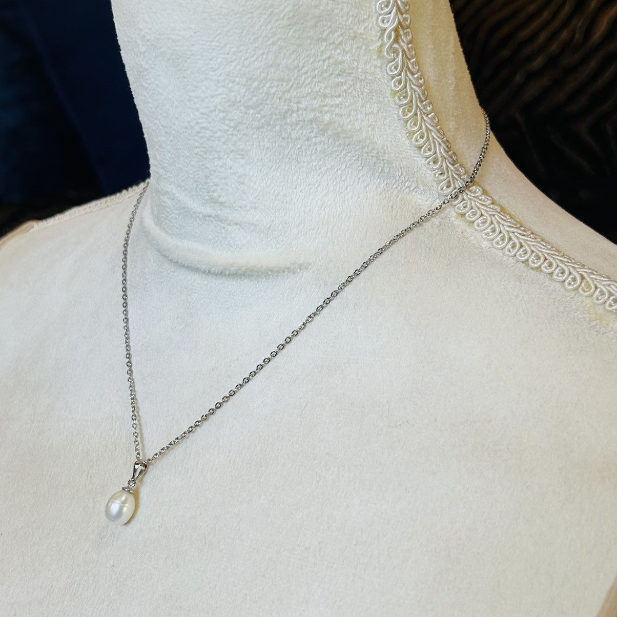 Handmade Handcrafted genuine fresh water pearl pendant necklace Size ONE SIZE - 6 Thumbnail